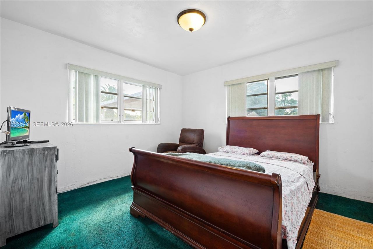 2055 NW 132nd St , Miami, FL 33167 Photo