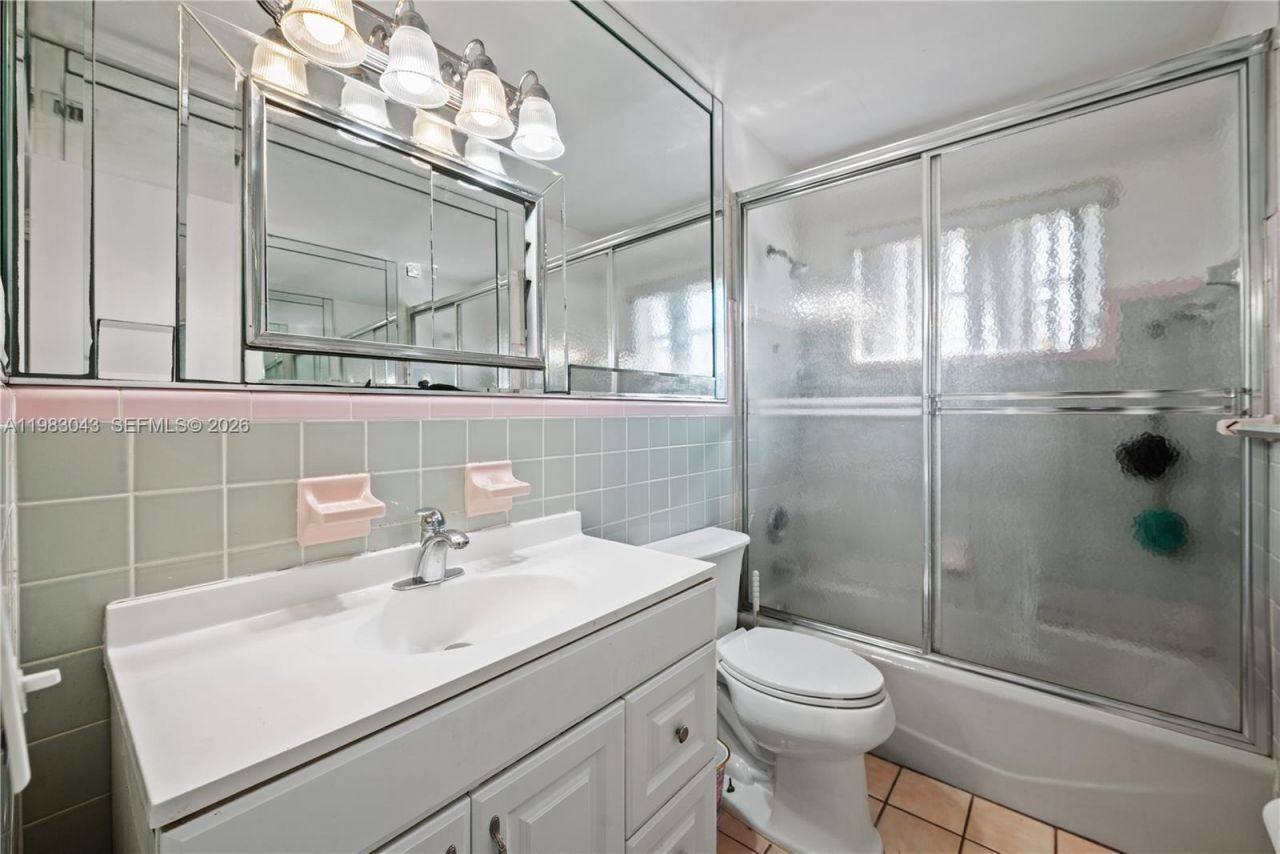 2055 NW 132nd St , Miami, FL 33167 Photo