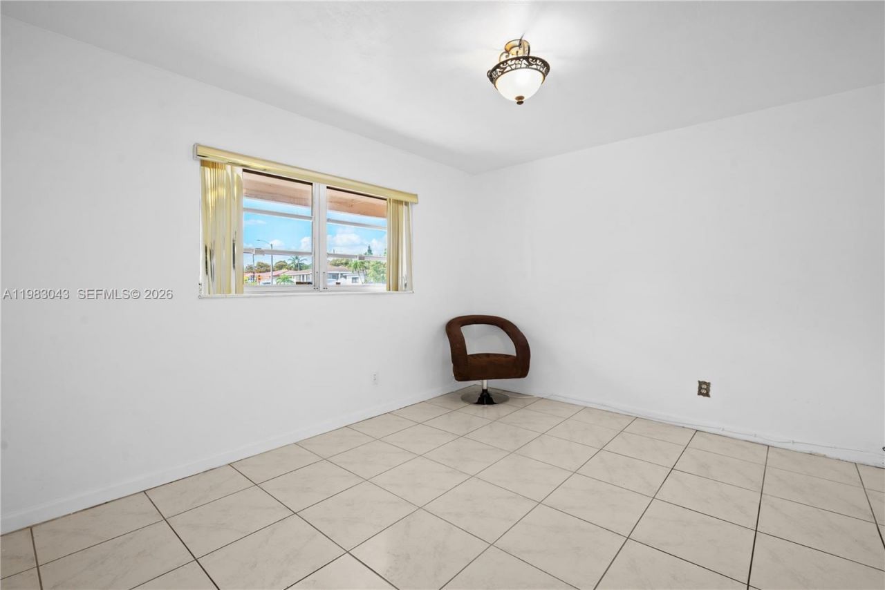 2055 NW 132nd St , Miami, FL 33167 Photo