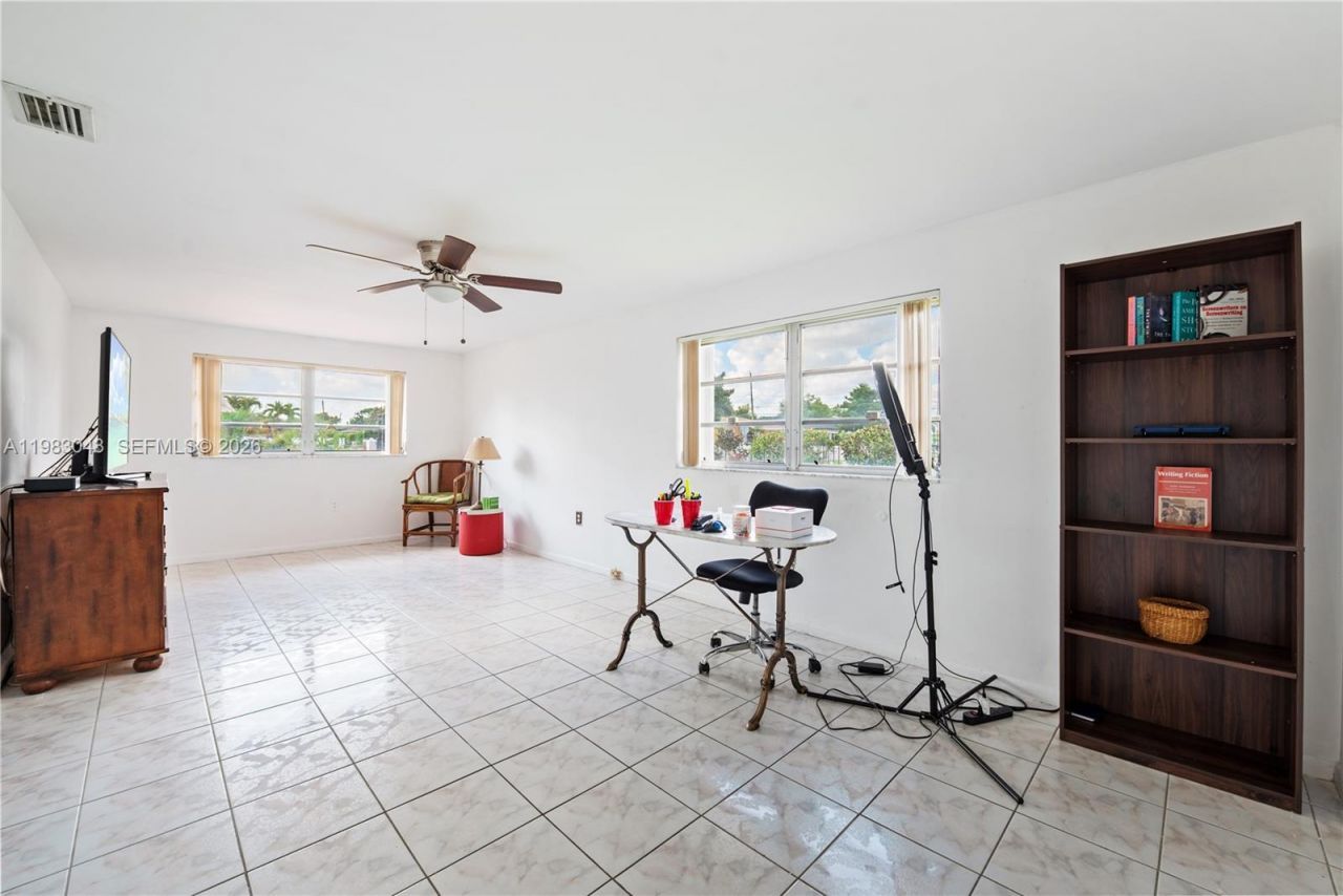 2055 NW 132nd St , Miami, FL 33167 Photo