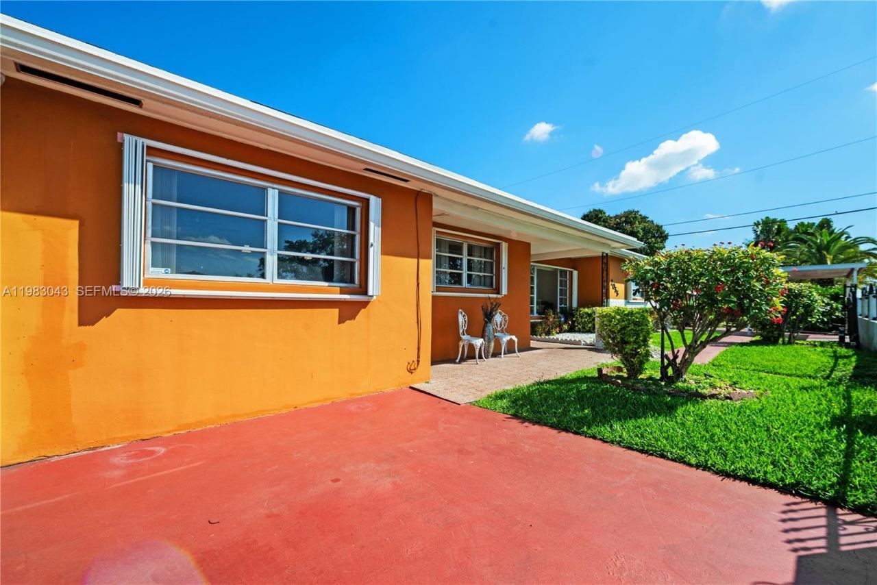 2055 NW 132nd St , Miami, FL 33167 Photo
