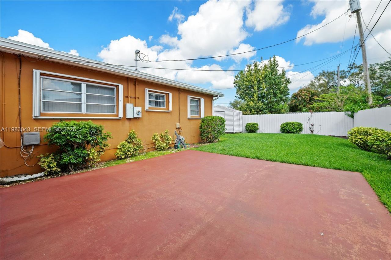 2055 NW 132nd St , Miami, FL 33167 Photo