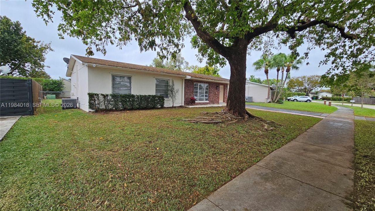 12320 SW 105th St , Miami, FL 33186 Photo