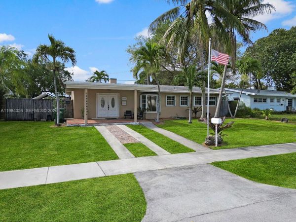 9365 Jamaica Dr , Cutler Bay, FL 33189