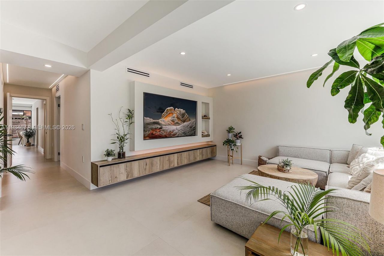 905 Fairway Drive , Miami Beach, FL 33141 Photo