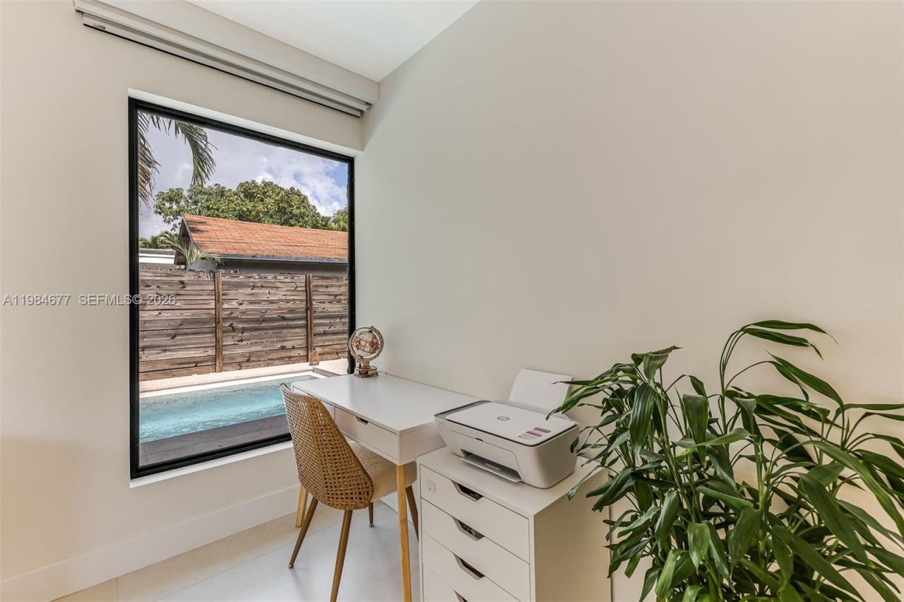 905 Fairway Drive , Miami Beach, FL 33141 Photo