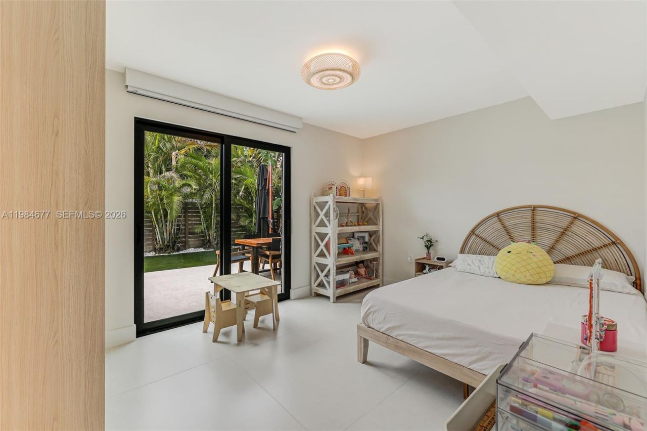 905 Fairway Drive , Miami Beach, FL 33141 Photo