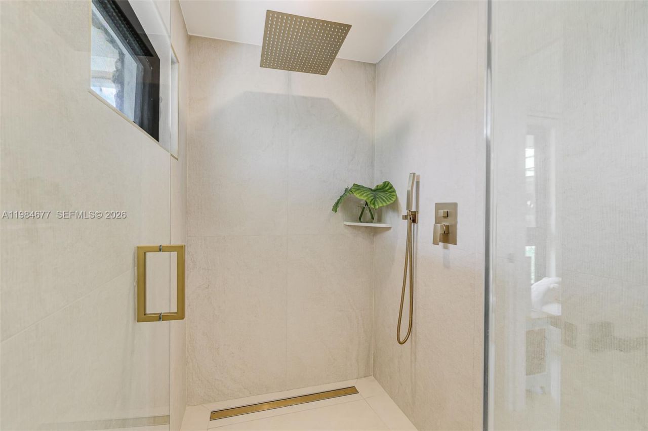 905 Fairway Drive , Miami Beach, FL 33141 Photo