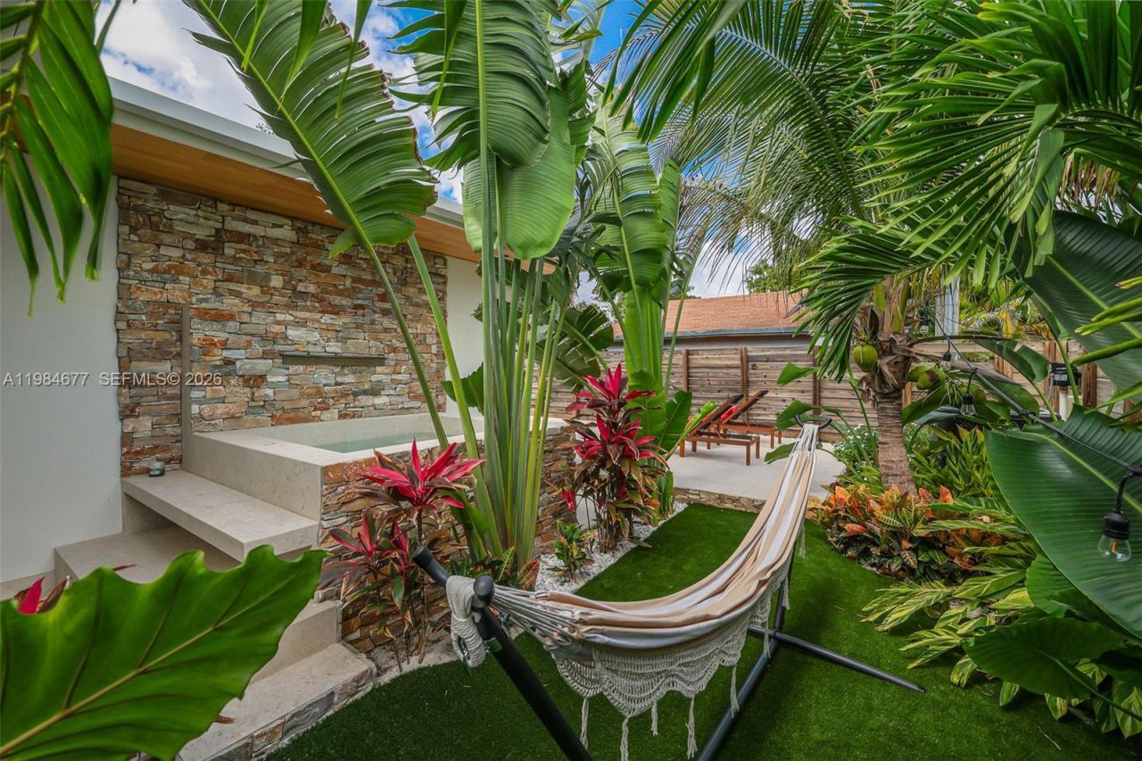 905 Fairway Drive , Miami Beach, FL 33141 Photo