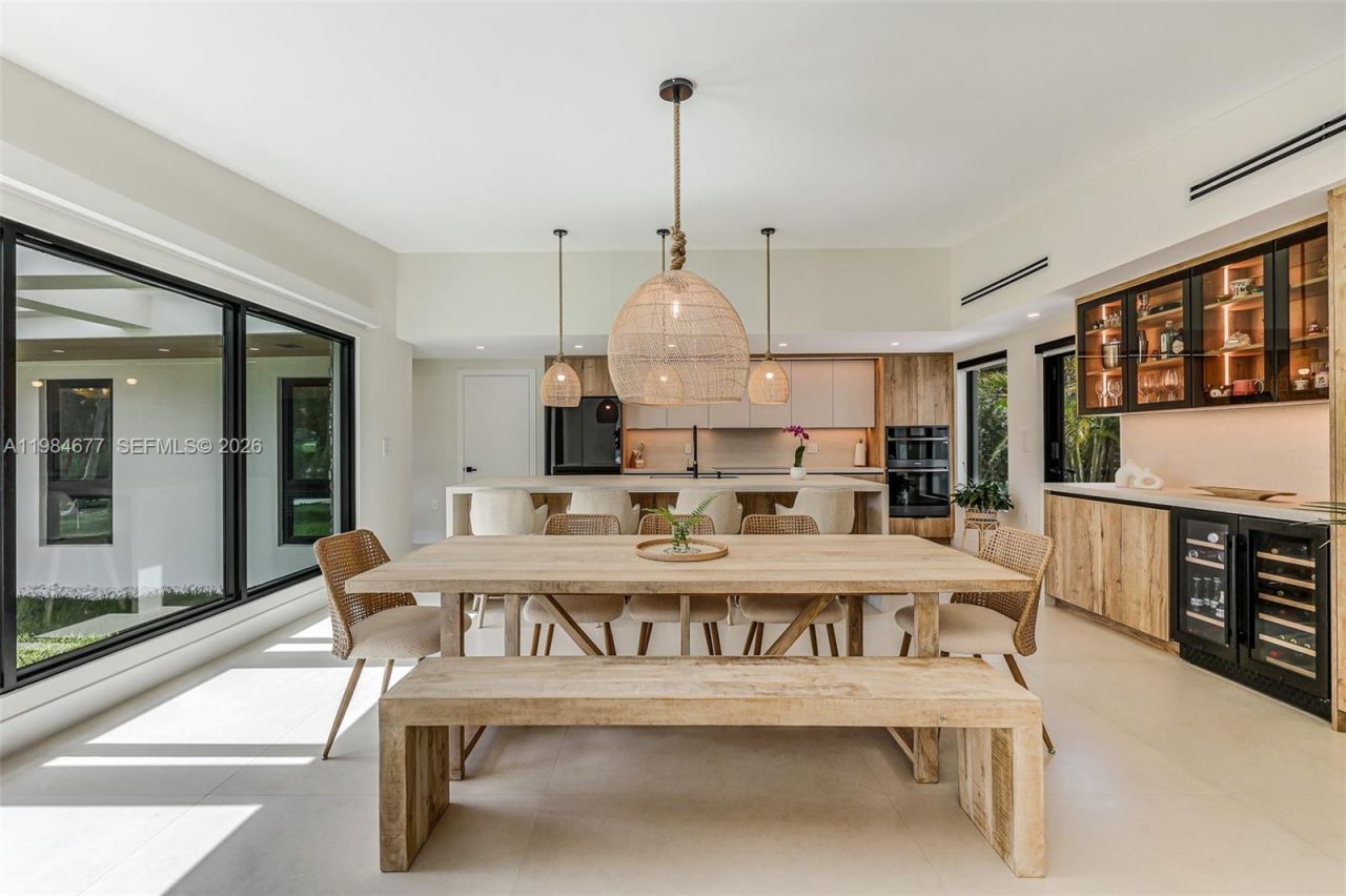 905 Fairway Drive , Miami Beach, FL 33141 Photo