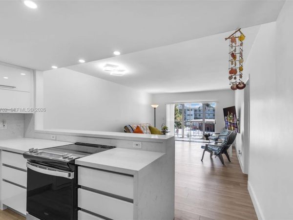 1101 Hillcrest Ct, Unit 206, Hollywood, FL 33021