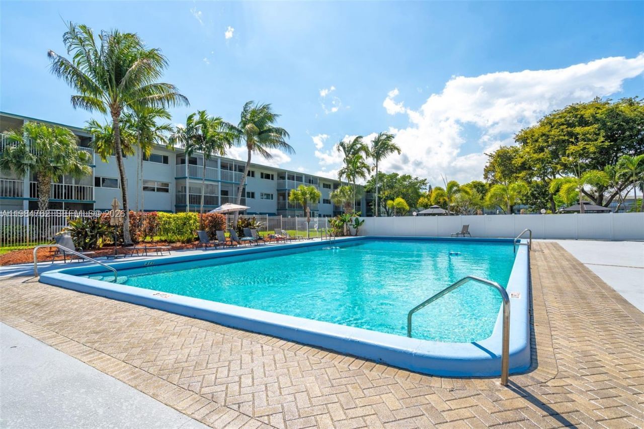 1101 Hillcrest Ct, Unit 206, Hollywood, FL 33021 Photo