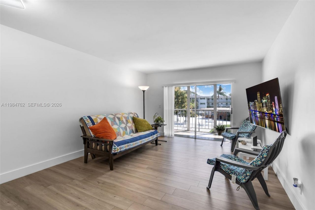 1101 Hillcrest Ct, Unit 206, Hollywood, FL 33021 Photo