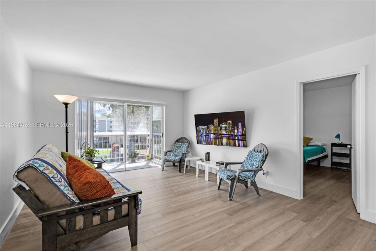 1101 Hillcrest Ct, Unit 206, Hollywood, FL 33021 Photo