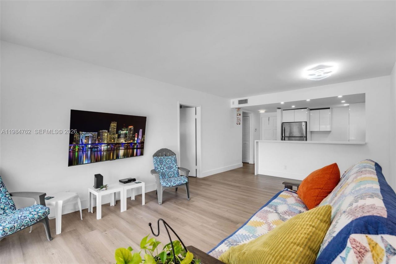 1101 Hillcrest Ct, Unit 206, Hollywood, FL 33021 Photo