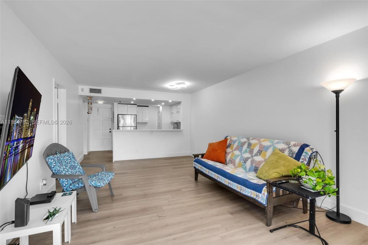 1101 Hillcrest Ct, Unit 206, Hollywood, FL 33021 Photo