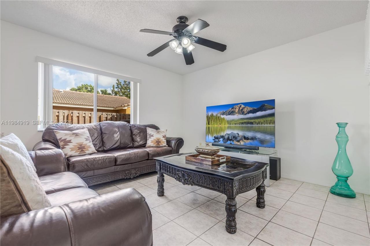 16323 SW 97th St, Miami, FL 33196 Photo