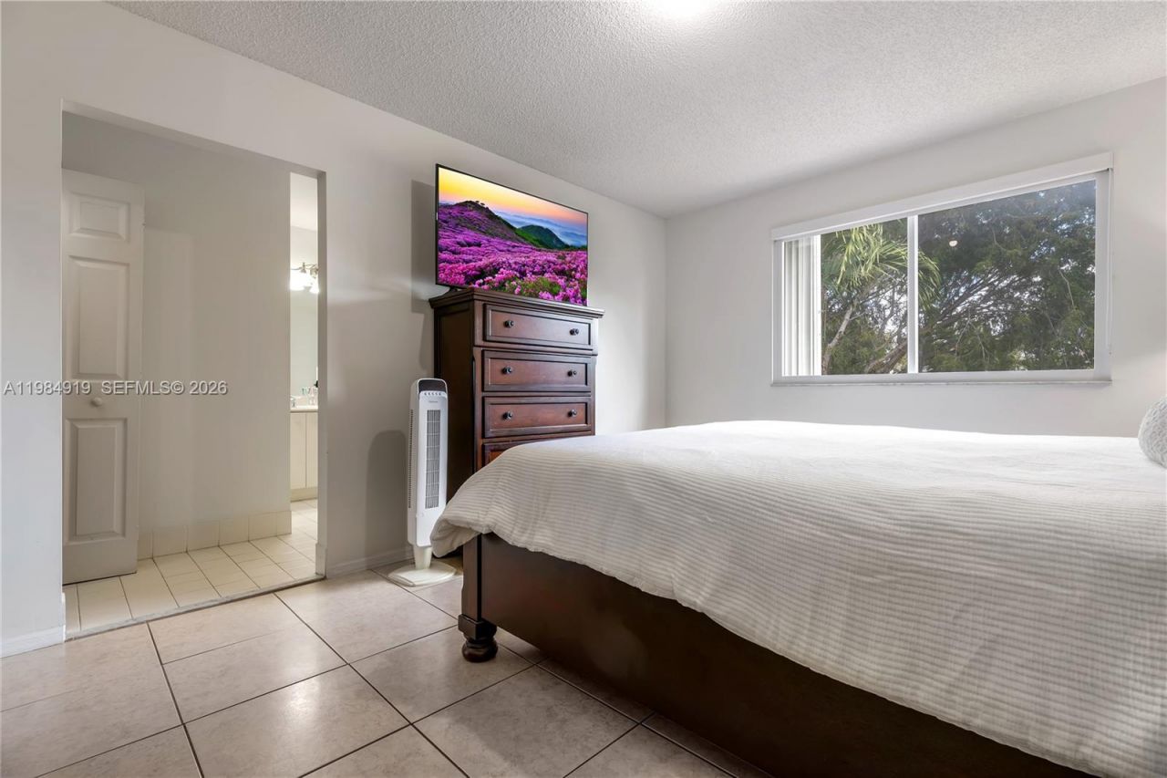 16323 SW 97th St, Miami, FL 33196 Photo