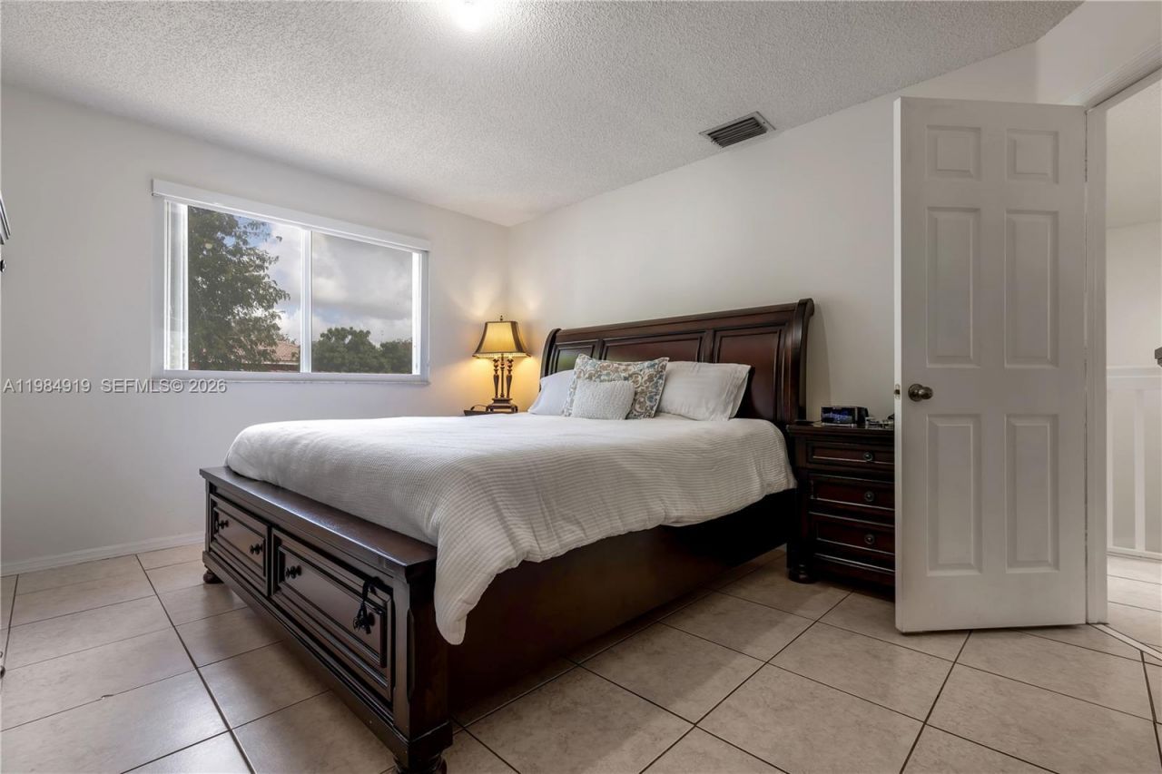 16323 SW 97th St, Miami, FL 33196 Photo