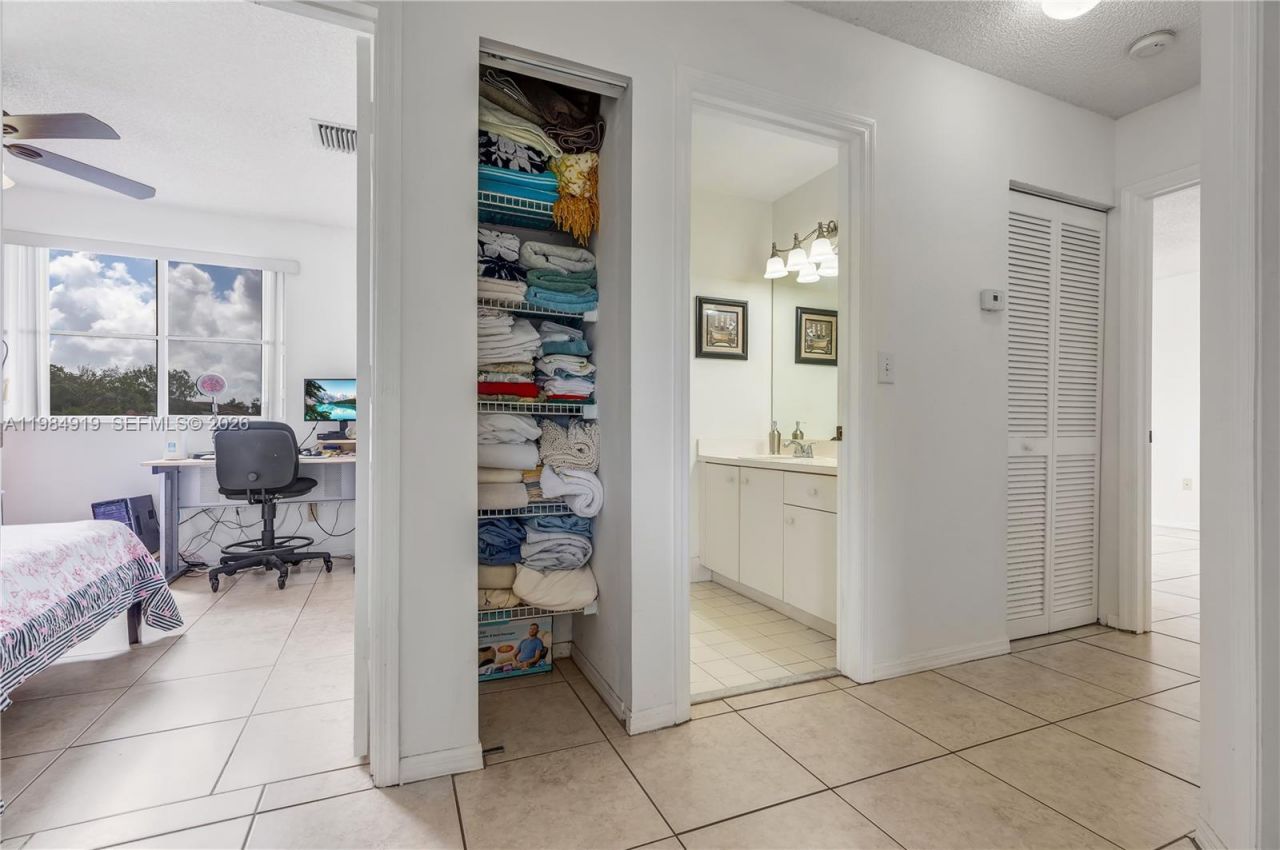 16323 SW 97th St, Miami, FL 33196 Photo