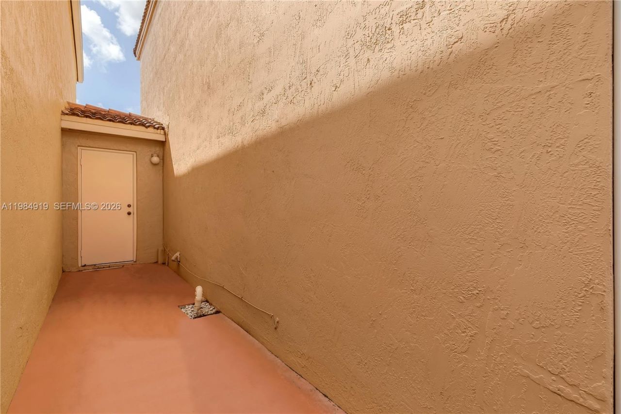 16323 SW 97th St, Miami, FL 33196 Photo