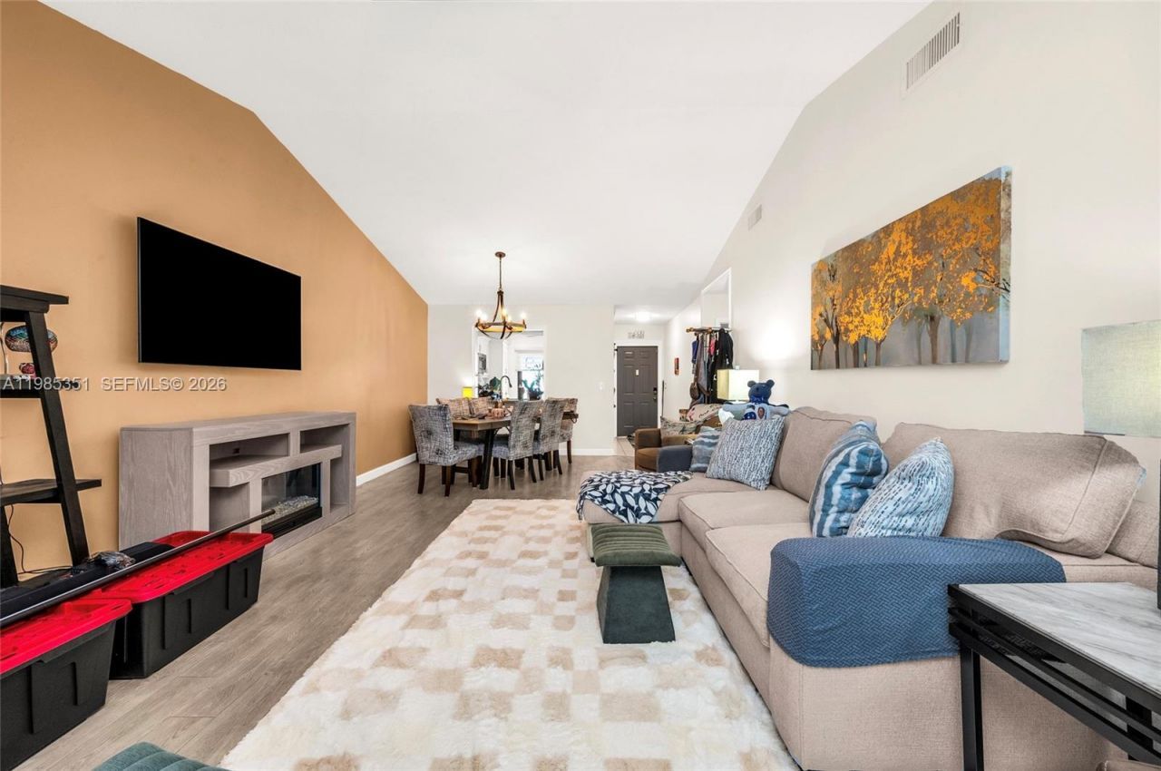 2640 W Gately Dr W, Unit 1102, West Palm Beach, FL 33415 Photo