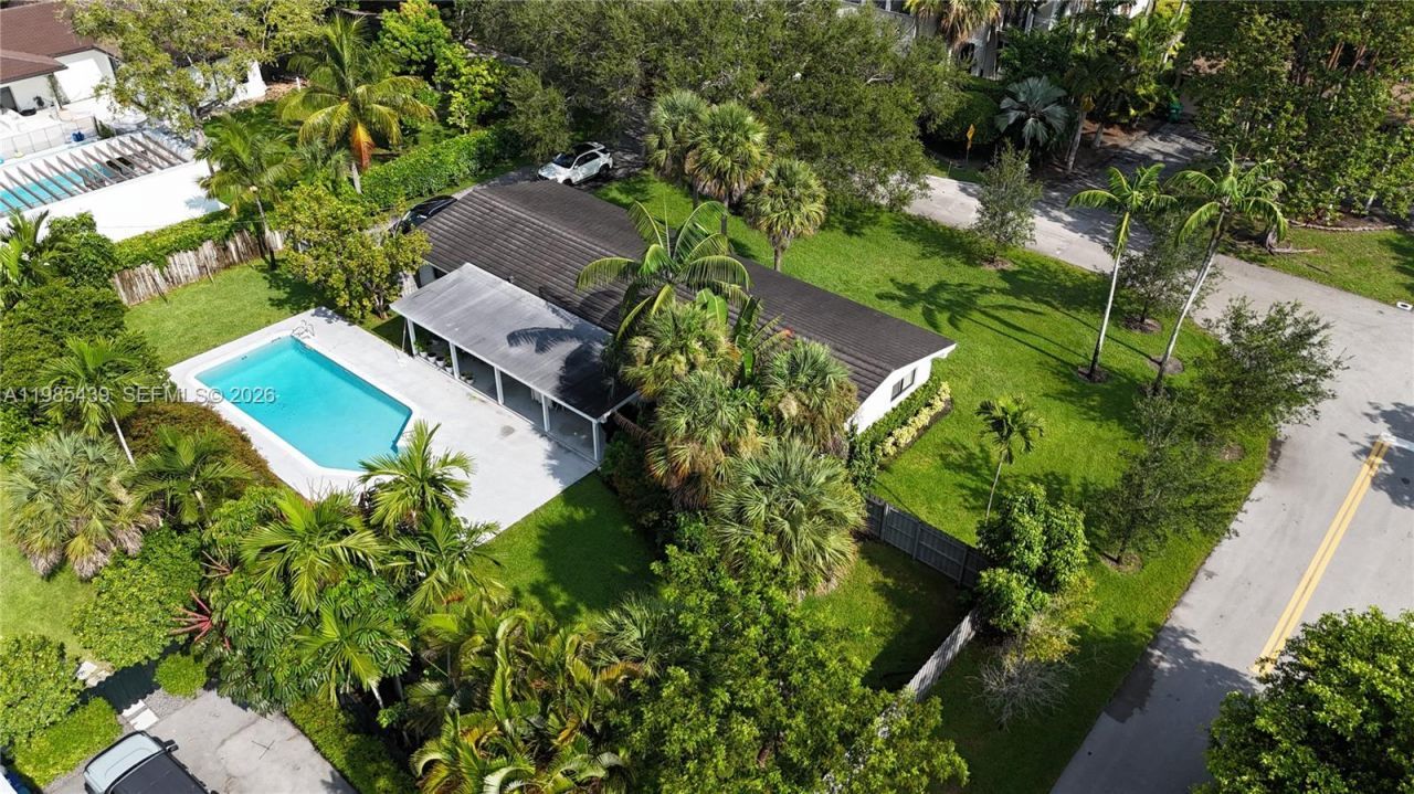 7340 SW 105th Ter, Pinecrest, FL 33156 Photo