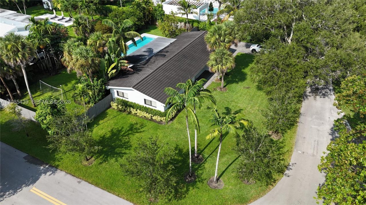 7340 SW 105th Ter, Pinecrest, FL 33156 Photo