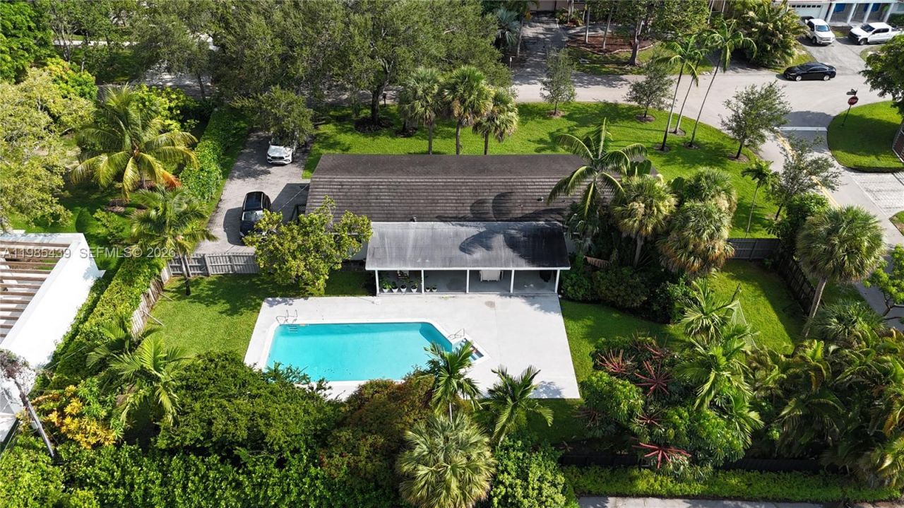 7340 SW 105th Ter, Pinecrest, FL 33156 Photo