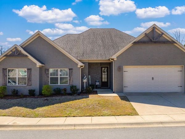 1709 Vine Maple Drive, Benton, AR 72019