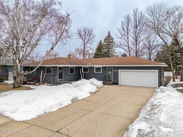 1509 7TH Avenue NW, East Grand Forks, MN 56721
