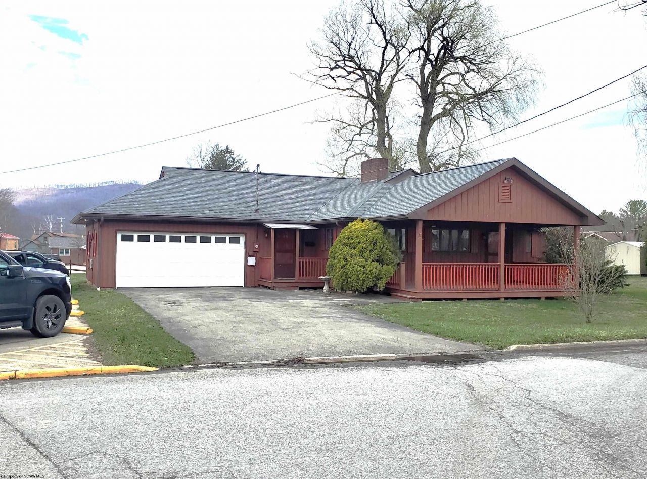 1 Goff Street, Elkins, WV 26241 Main Photo