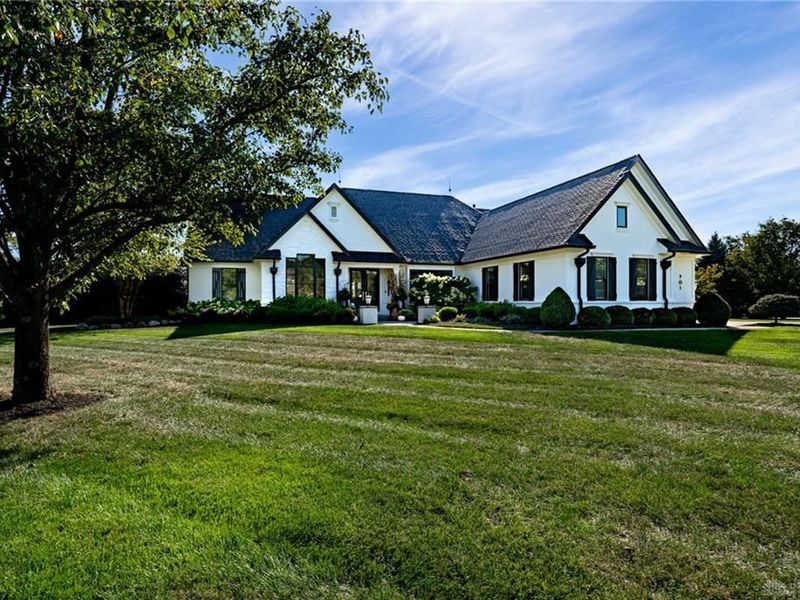 701 Grand Wood Court, Clearcreek Township, OH 45066 Photo 4