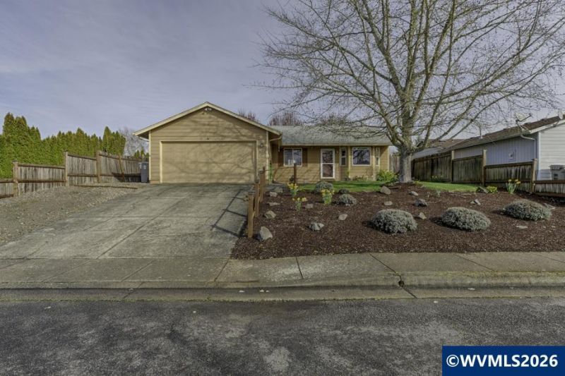 1636 SE Jonathan Av, Dallas, OR 97338 Main Photo