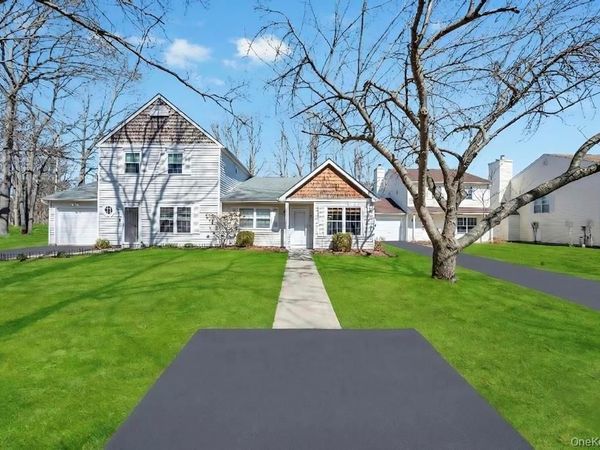 13 Mallard Path, Coram, NY 11727