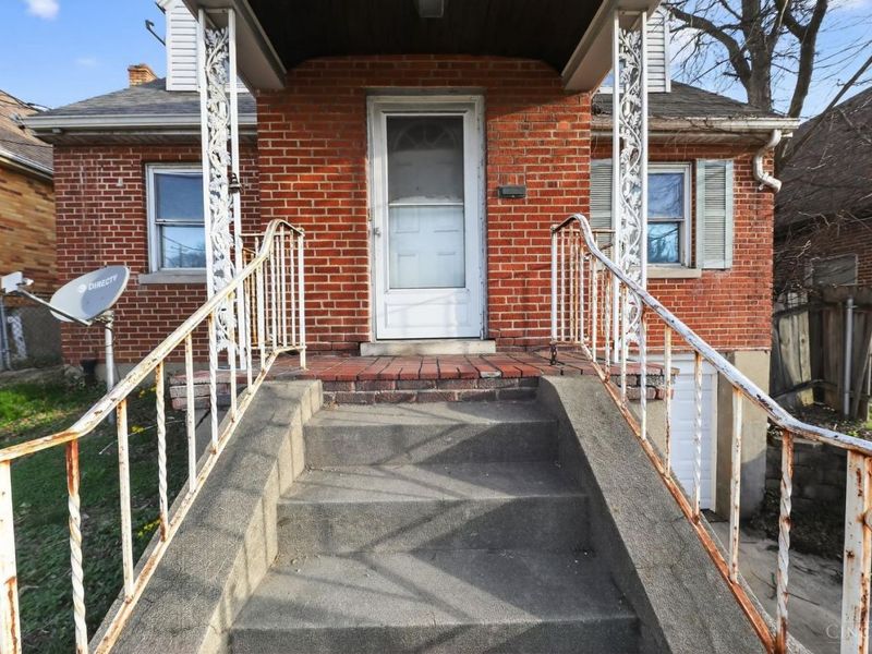 2406 Montana Avenue, Cincinnati, OH 45211 Photo 2