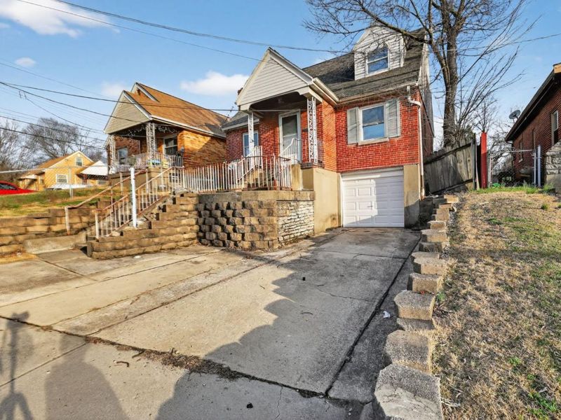 2406 Montana Avenue, Cincinnati, OH 45211 Photo 3