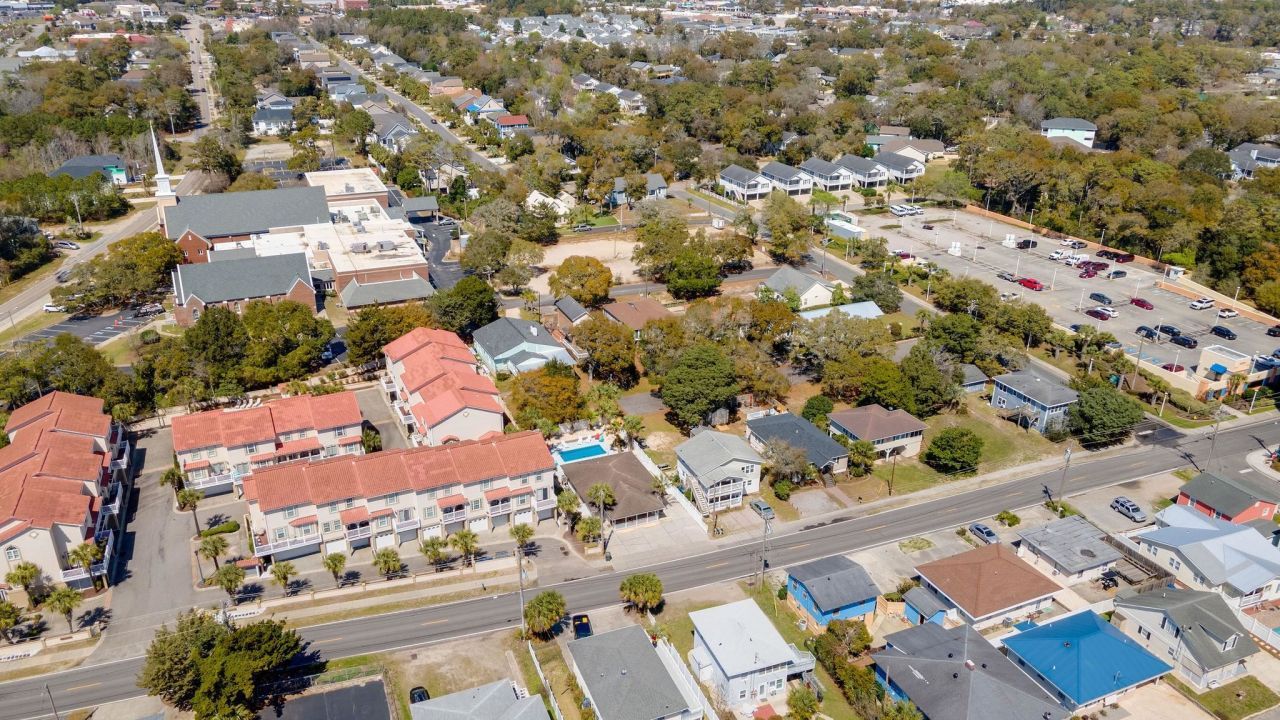 510 Hillside Dr. S. Photo 43