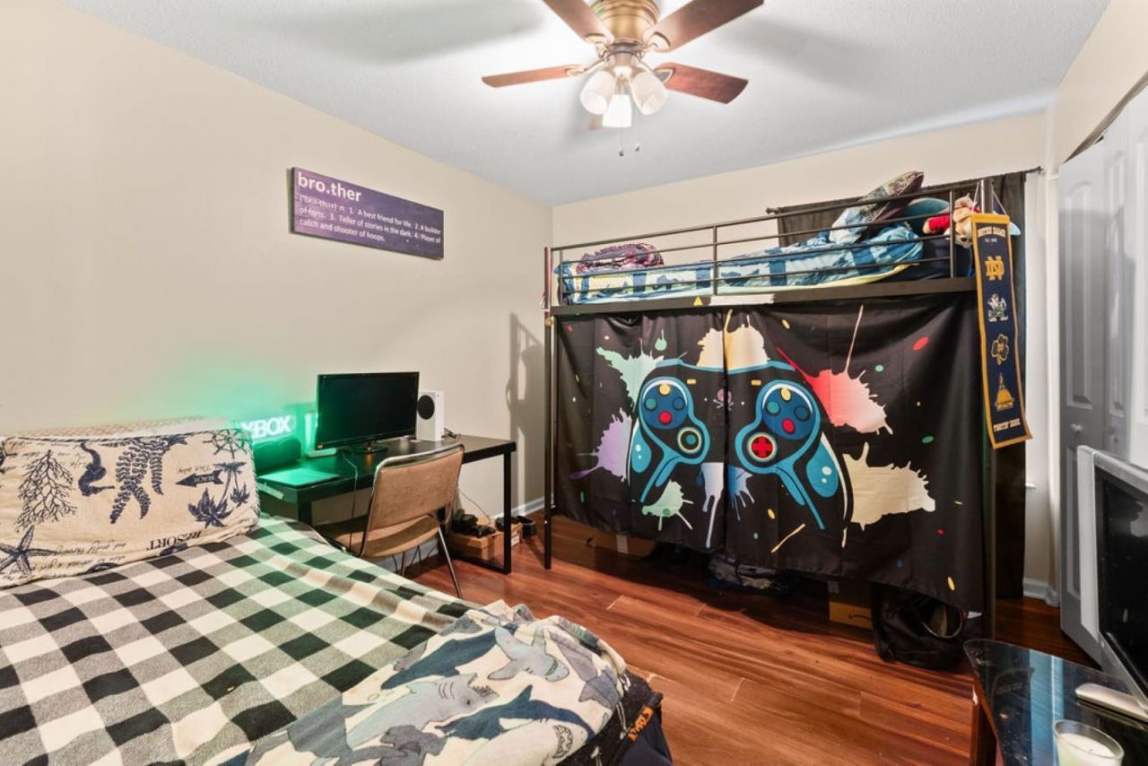 2280 Andover Dr. Photo 17