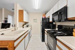 2280 Andover Dr. photo 4