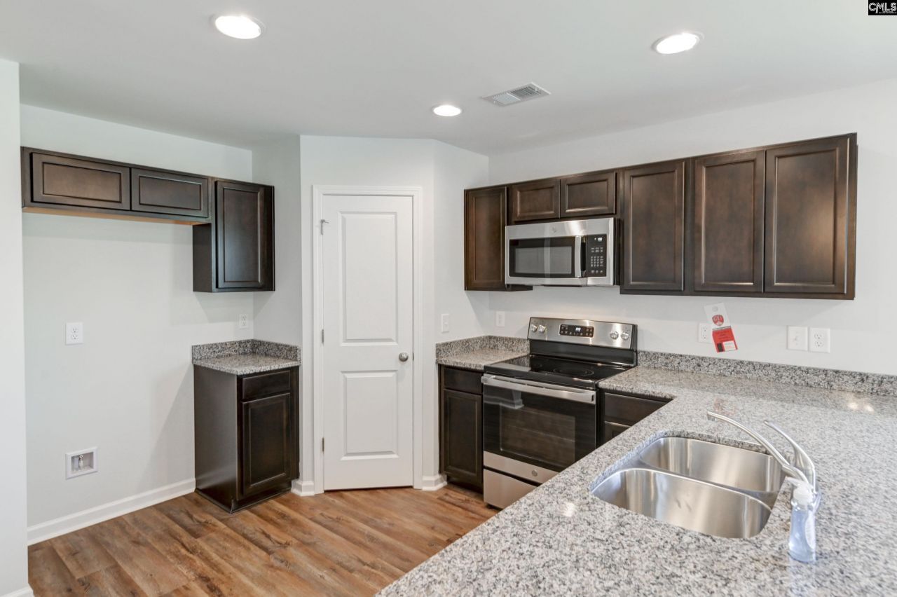 219 Laurinton Farms Drive  Photo 7