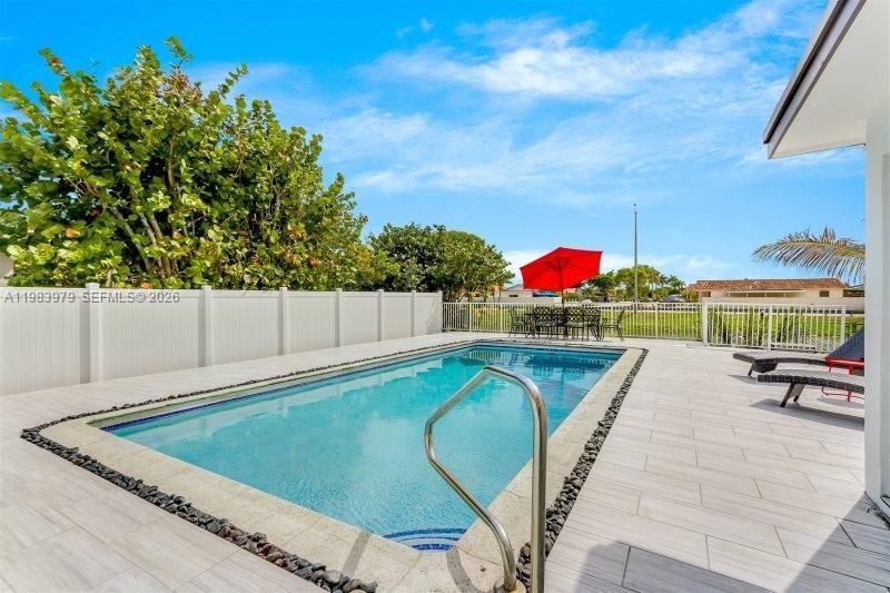 980 W 45th Pl , Unit 1, Hialeah, FL 33012 Photo