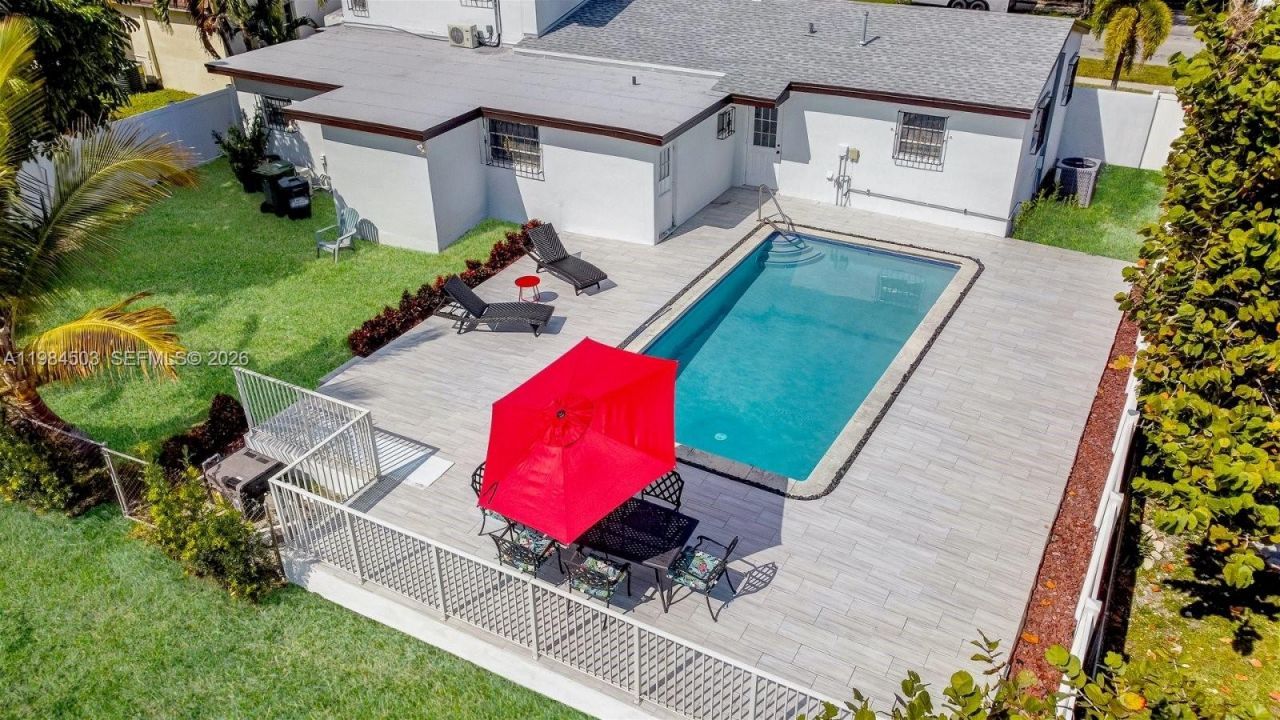 980 W 45th Pl , Unit 2, Hialeah, FL 33012 Photo