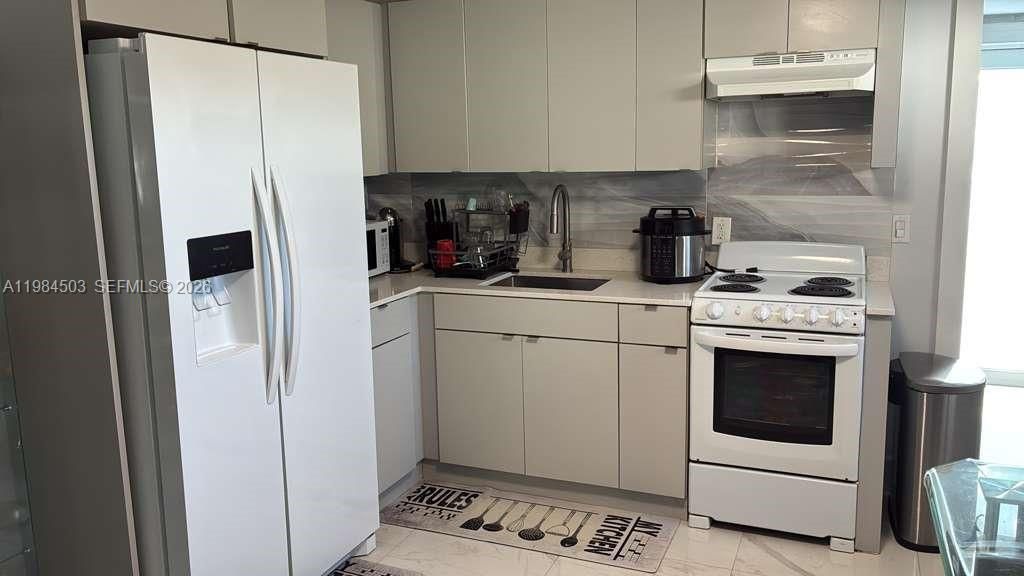 980 W 45th Pl , Unit 2, Hialeah, FL 33012 Photo