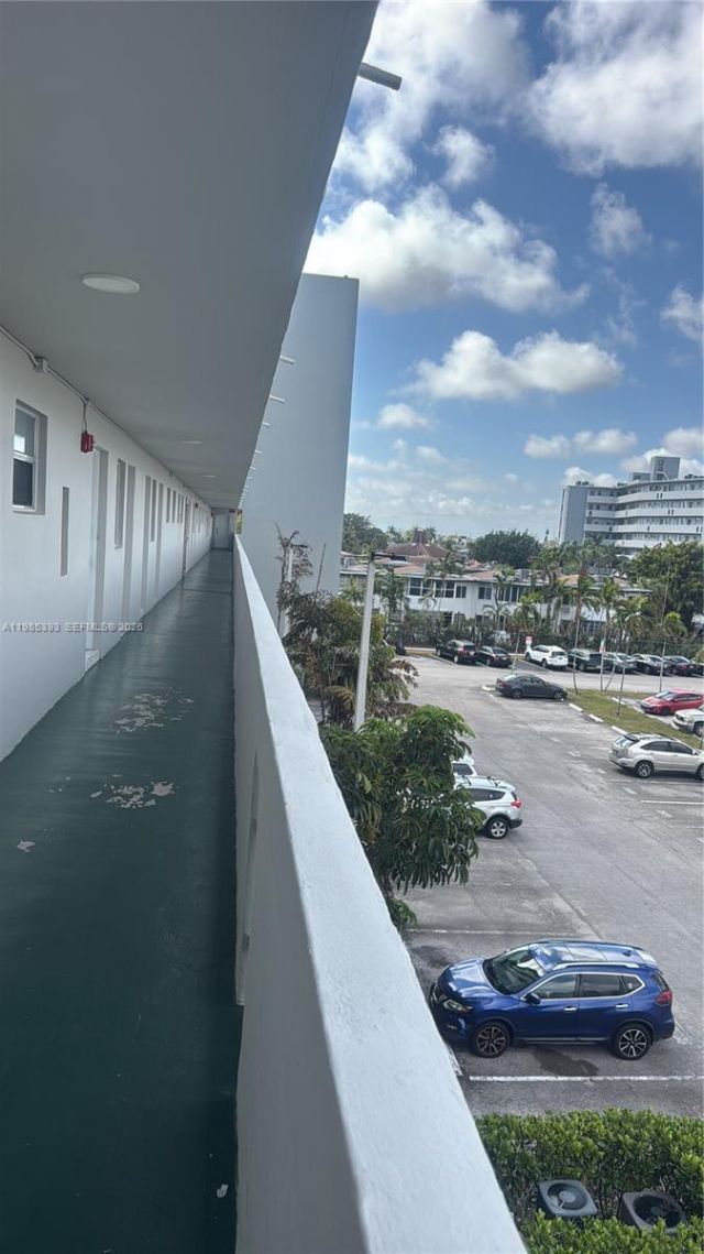 1780 NE 191st St , Unit 407-2, Miami, FL 33179 Photo