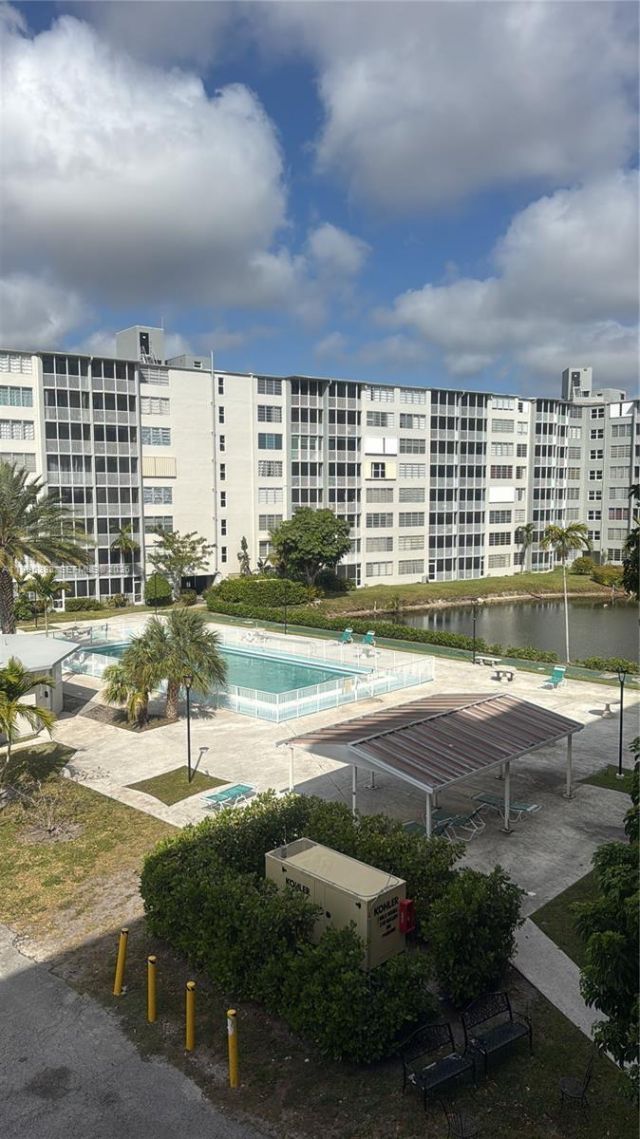 1780 NE 191st St , Unit 407-2, Miami, FL 33179 Photo