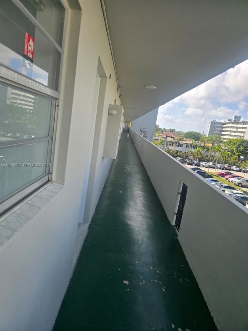 1780 NE 191st St , Unit 407-2, Miami, FL 33179 Photo