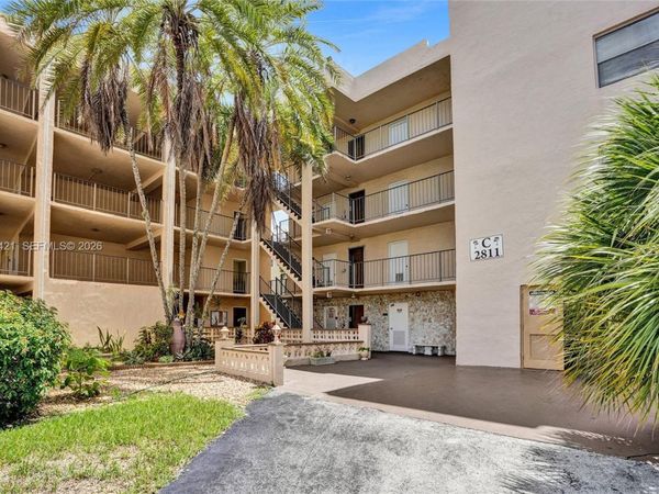 2811 Somerset Dr , Unit 405, Lauderdale Lakes, FL 33311