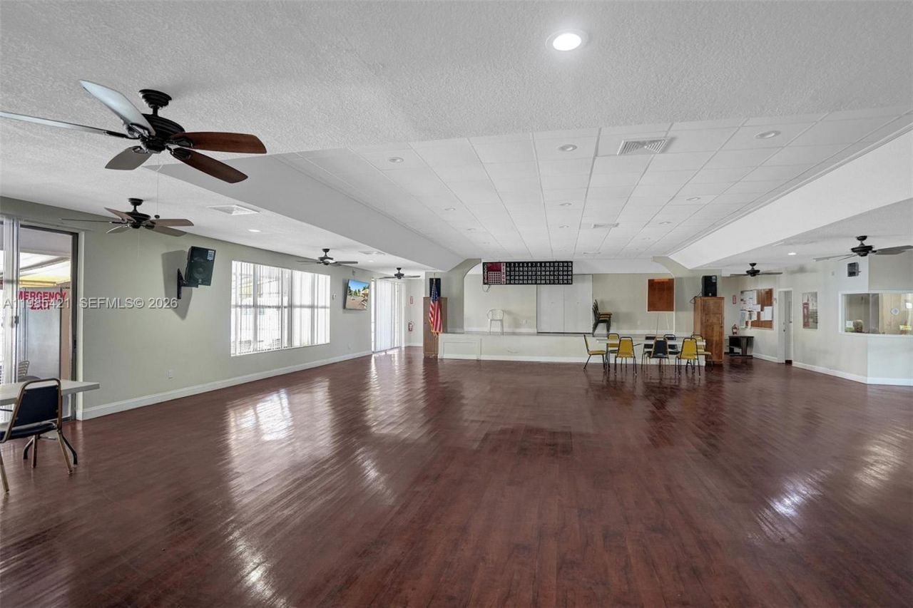 2811 Somerset Dr , Unit 405, Lauderdale Lakes, FL 33311 Photo