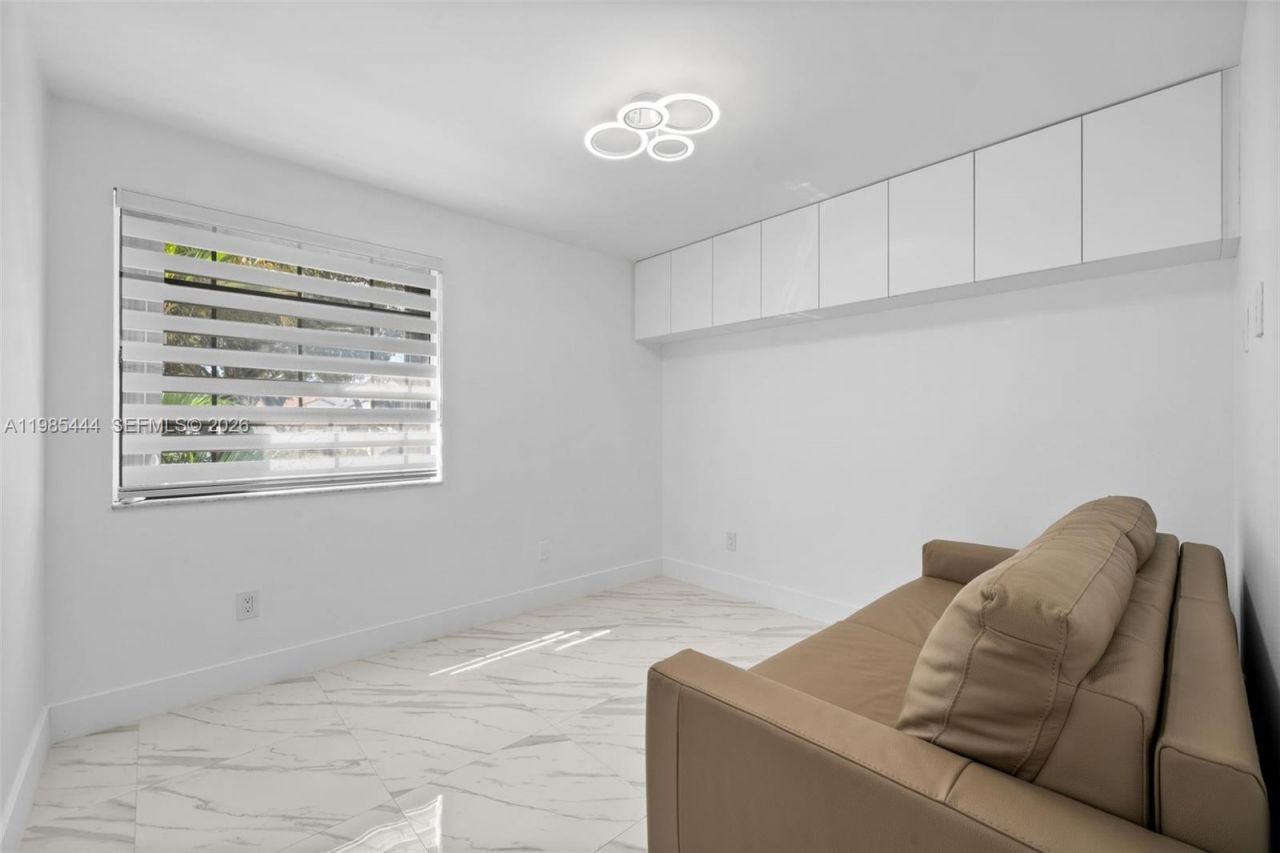 3549 Magellan Cir , Unit 418, Aventura, FL 33180 Photo